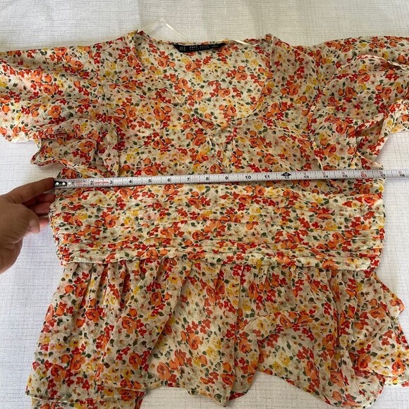 Zara Basic Collection Women Crop Floral Butterfly Sleeves Blouse . Size Medium - Picture 9 of 11
